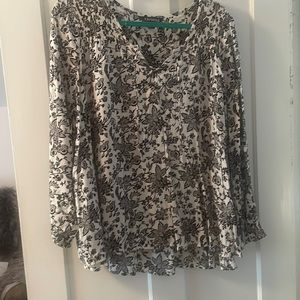 Size L. Express top. Black and white paisley design. Banded sleeves. Flowy.